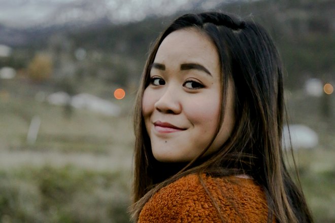 Девушка обернулась