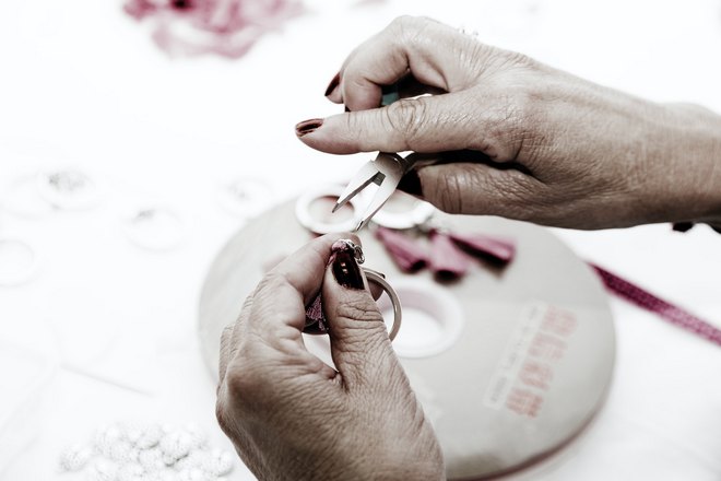 Один из ногтей сломался