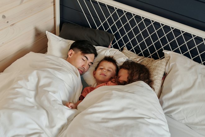 Спящая семья