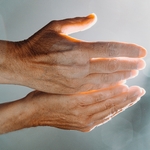 Падающий сверху свет означает, что произойдет что-то хорошее