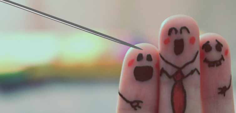 безымянный палец страдает