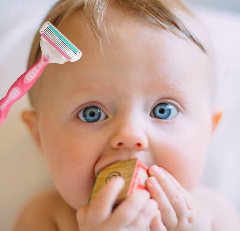 бреют ребенка слева