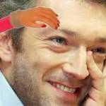 чешется бровь5