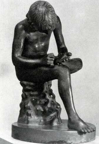 чешут ногу7