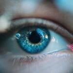 чешется левый глаз 7