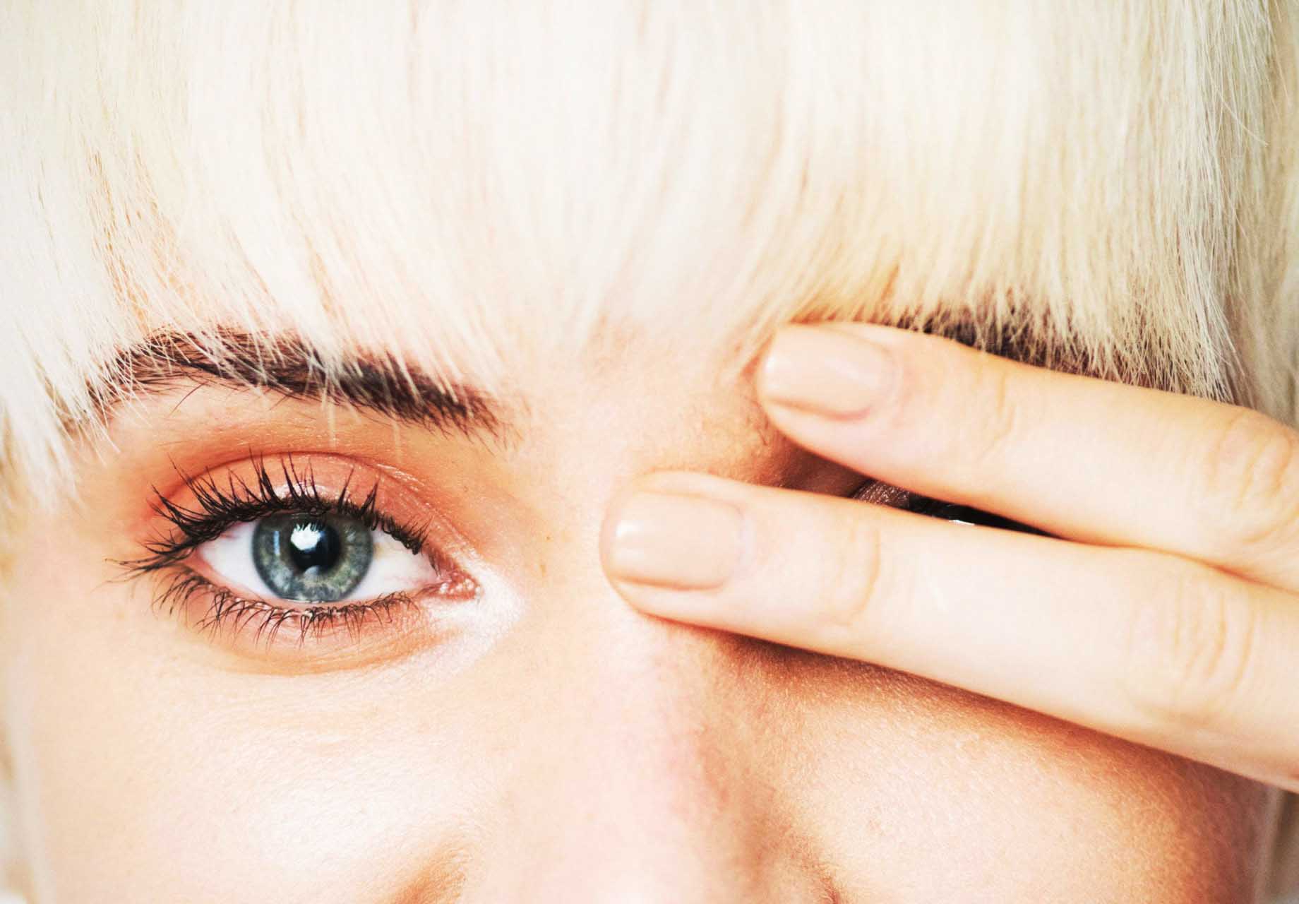 дергается бровь5