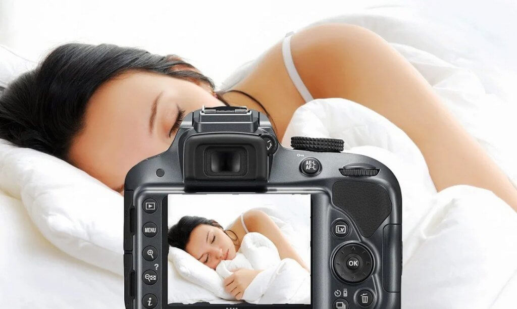 девушка спит