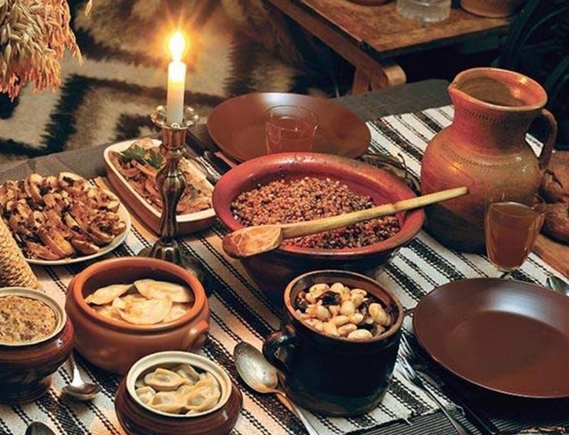 еда на столе