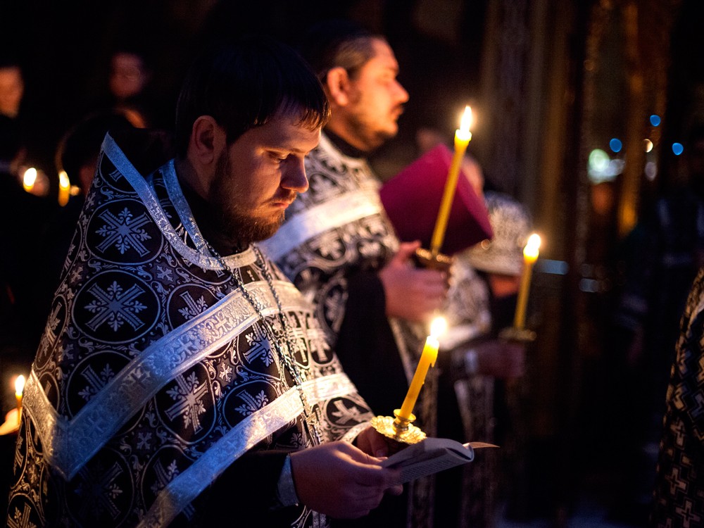 Служба на страстную субботу