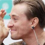 к чему чешется ухо7