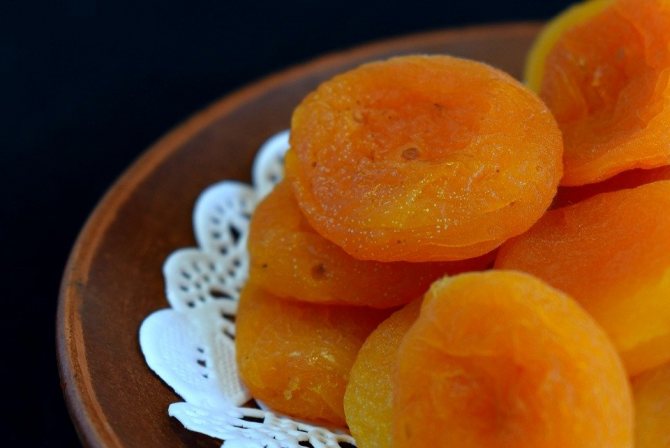 Как правильно замачивать курагу, чтобы избавиться от всех вредных веществ - фото 1