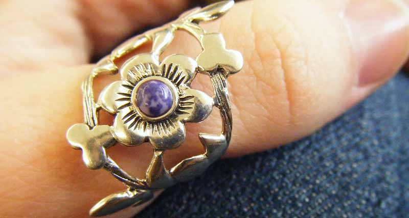 кольцо на большом пальце