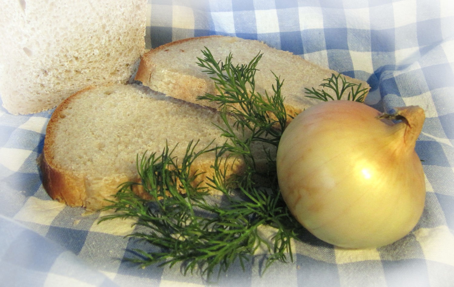 лук и хлеб