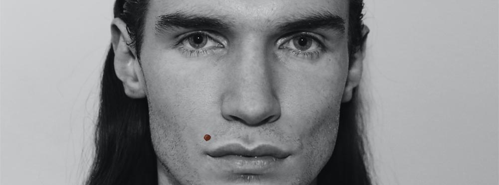 родинка над губой 3