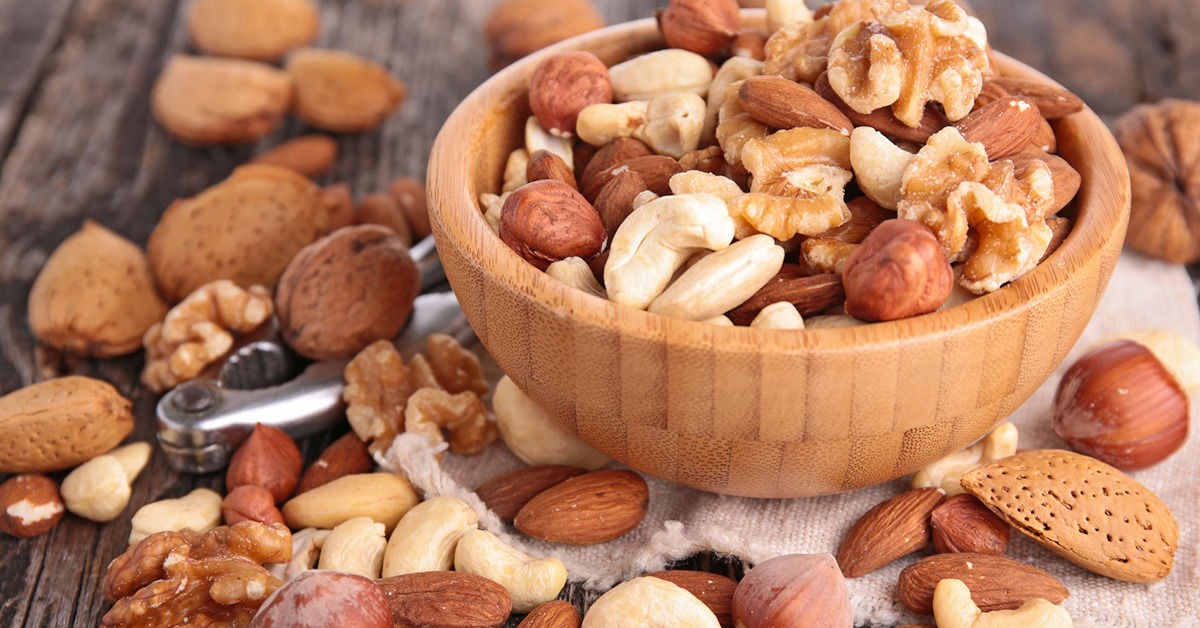 орешки рассыпаны