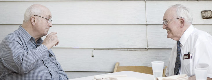 отцы беседуют