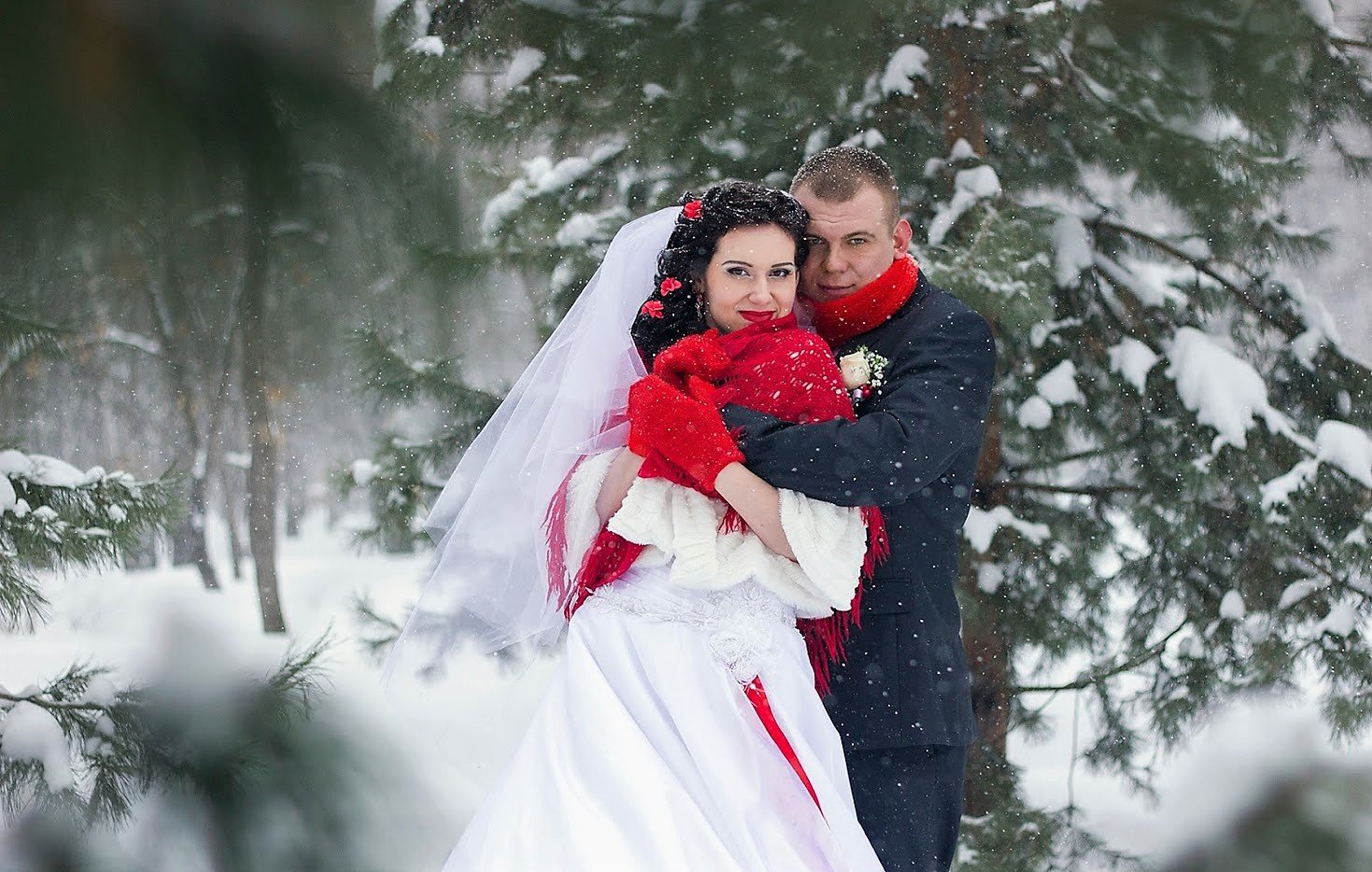 пара молодоженов