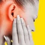 правое ухо горит