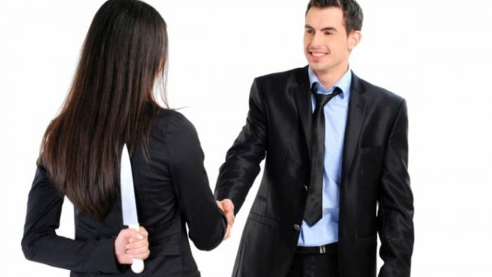 Опасность за спиной