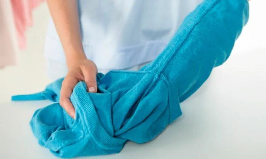 синяя кофта