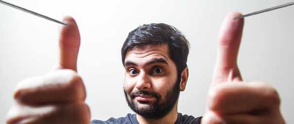 уколол большой палец