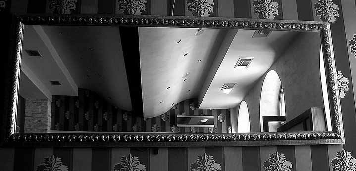 зеркало в интерьере