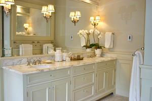 Столик в ванной