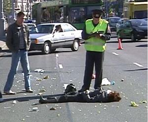 Ребёнка сбивает машина