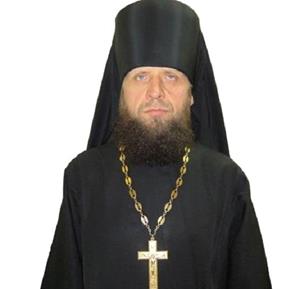 Священник в чёрном