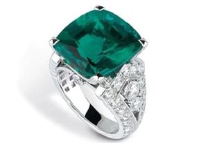 Кольцо с изумрудом