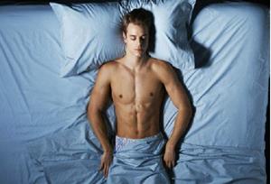 Спящий мужчина