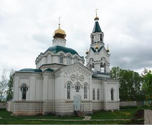 Церковь со стороны