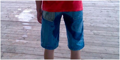 Мальчик описался