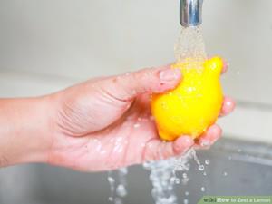 Мыть лимон во сне