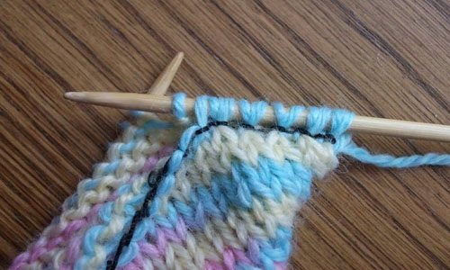 Пинетки спицами для новорожденных. Схемы и описание, размеры без швов, как связать носочки, кеды