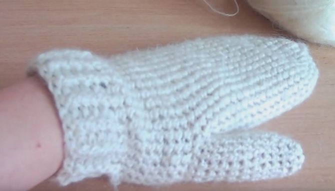 Варежки из ангоры.